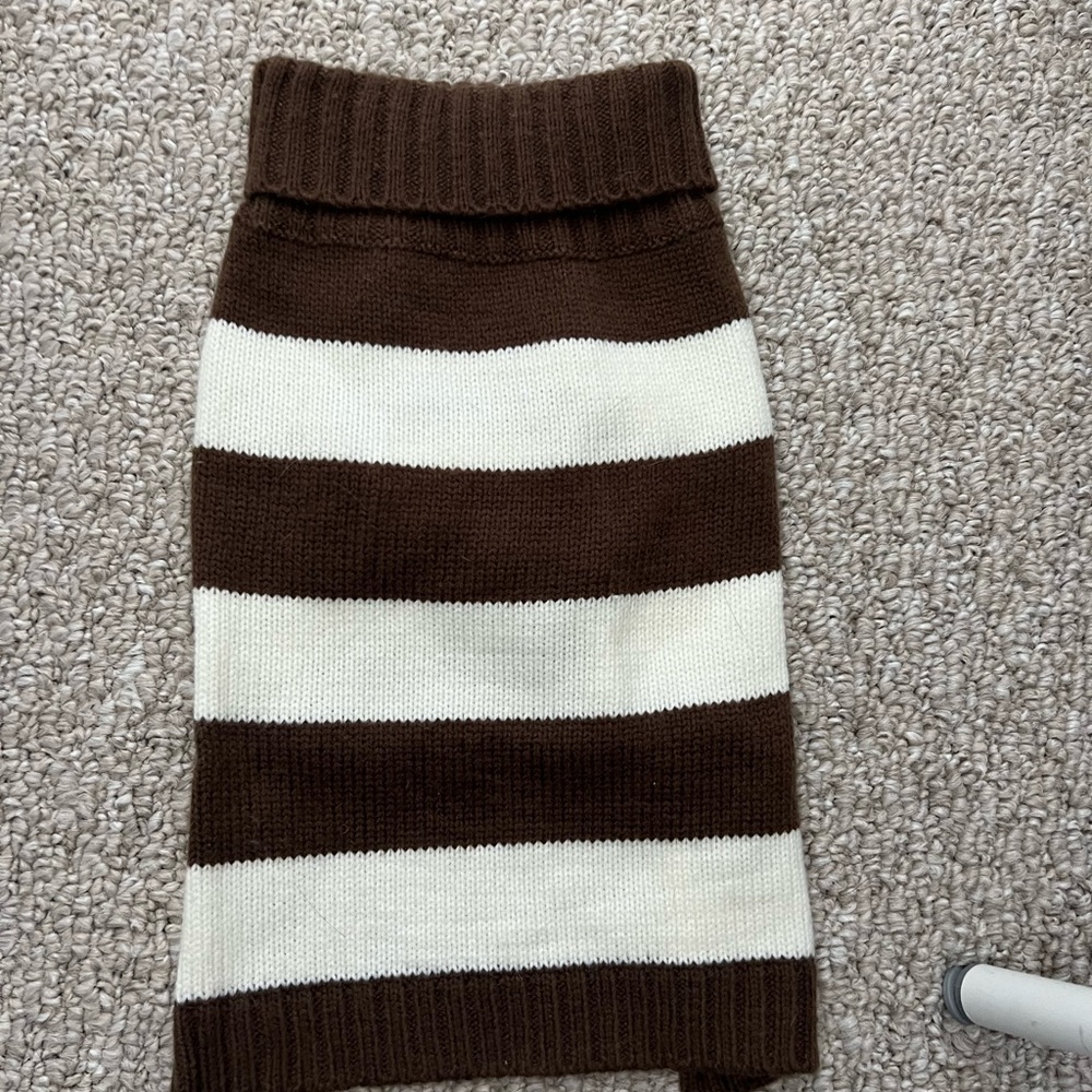 Cat/Dog turtle neck Sweater - Picture 2 of 2